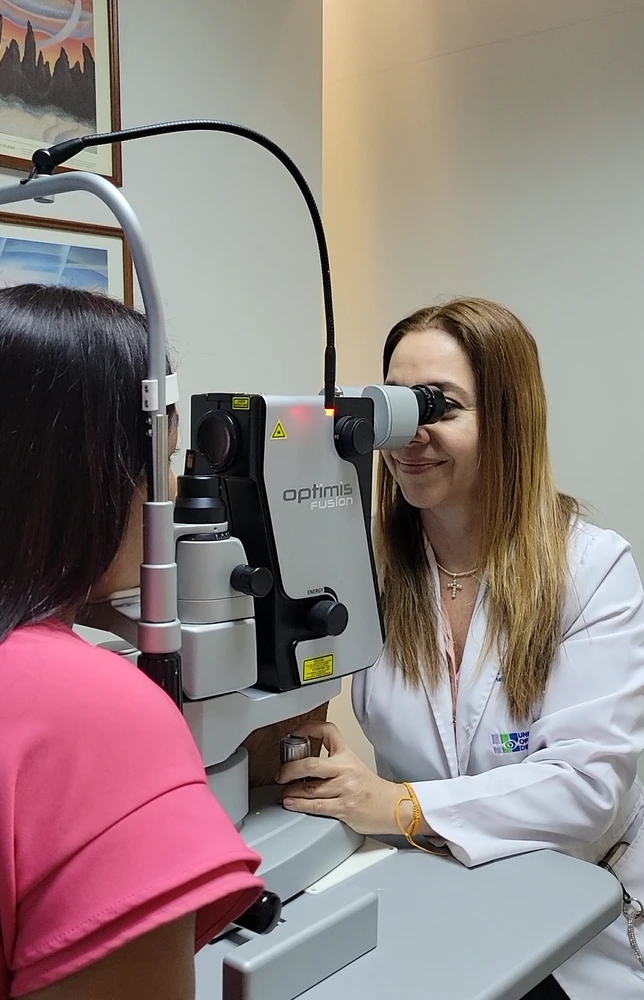 CAPSULOTOMÍA